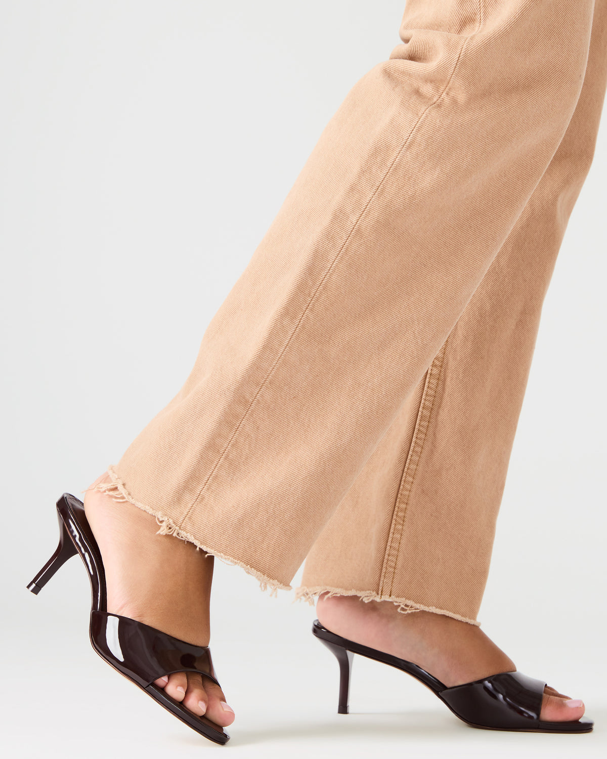 KENDRIX Black/White Mule Stiletto Women's Heel