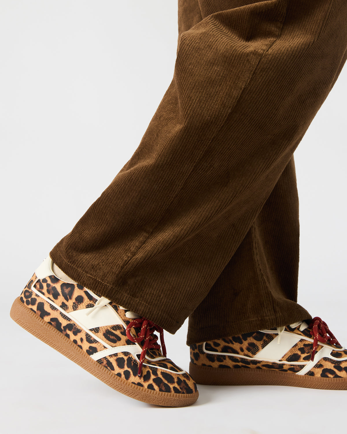 SPORTY Red Low-Top Lace-Up Women's Sneaker
