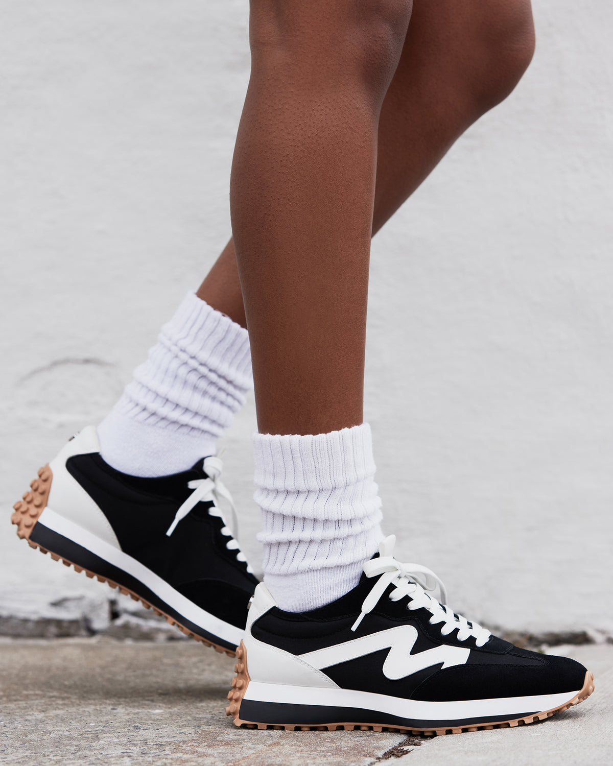 CAMPO Black/White Lace-Up Women's Sneaker