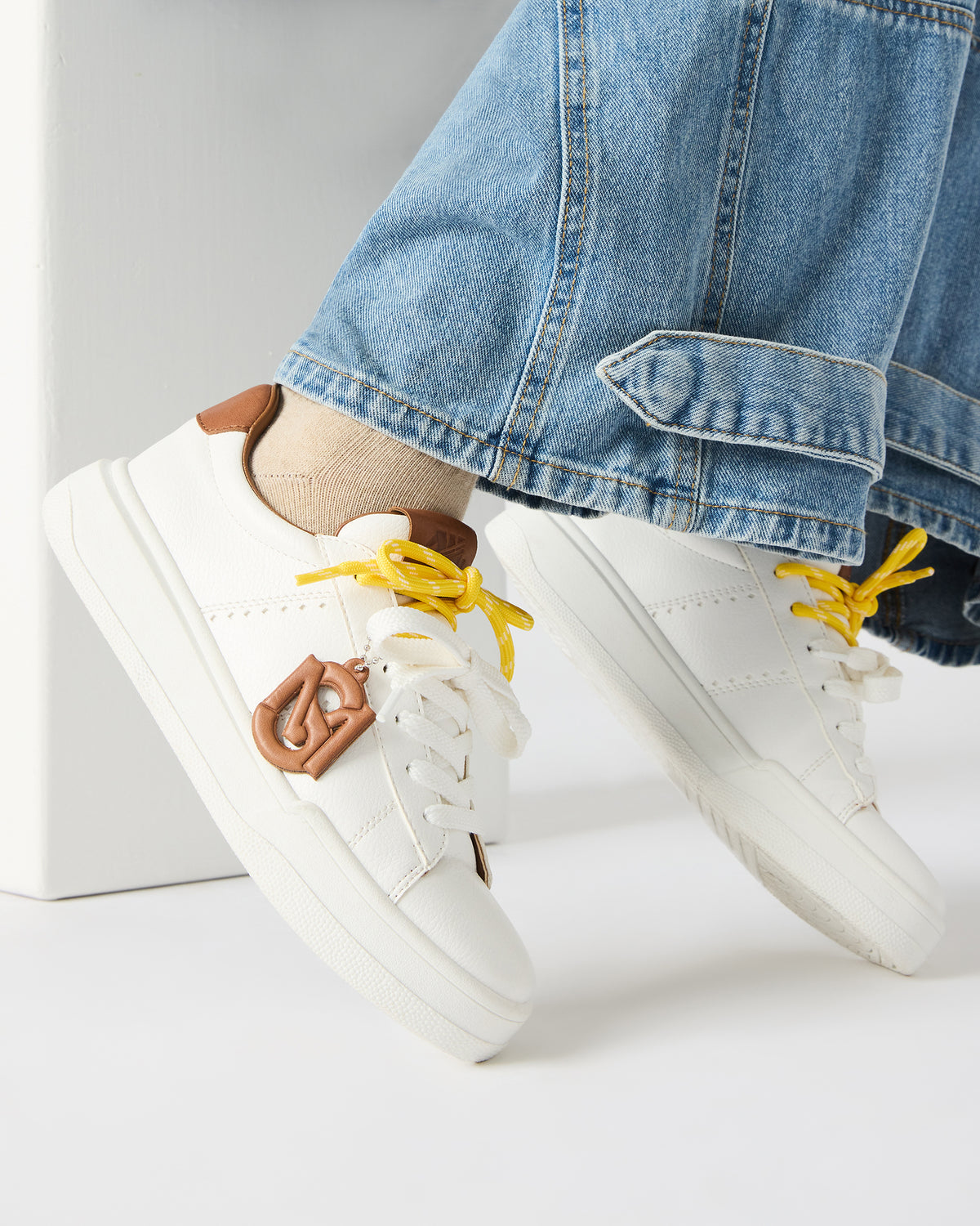 MARVIN White/Green Low-Top Lace-Up Women's Sneaker