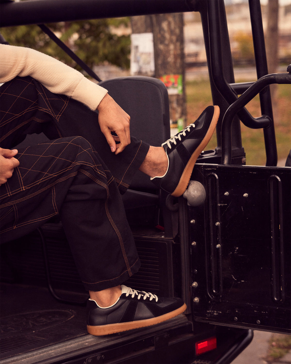 DIXON Black Leather Low-Top Panel Men's Sneaker