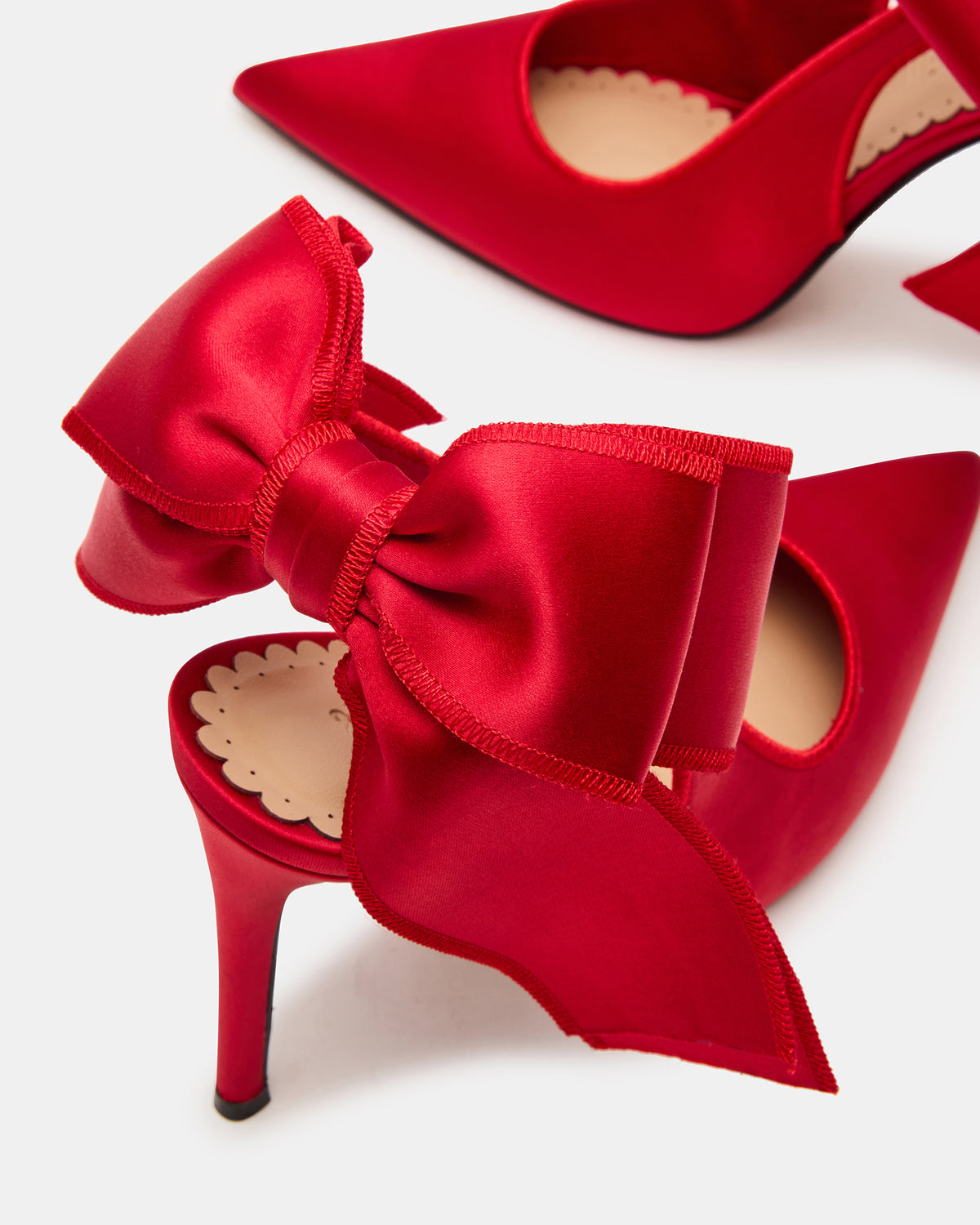 TEACUP Red Satin Women's Pointed-Toe Slingback Heel Steve Madden RED SATIN