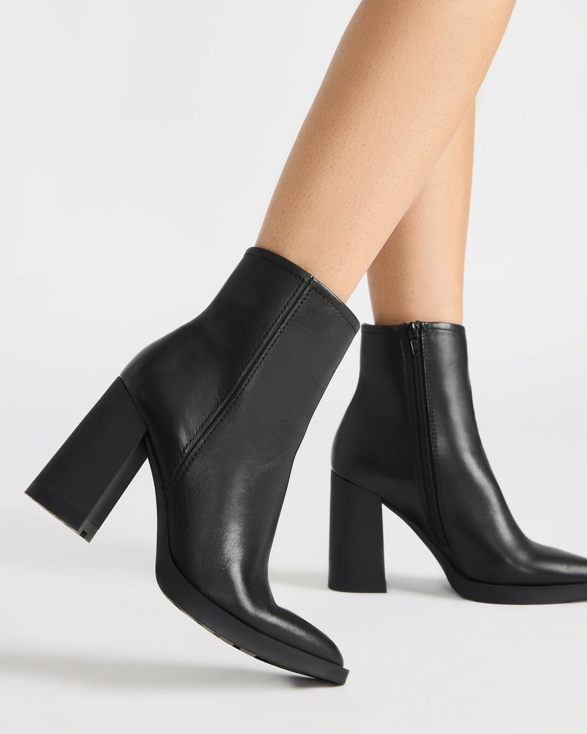 HARDEN Black Leather Women's Pointed-Toe Ankle Boot Steve Madden BLACK LEATHER