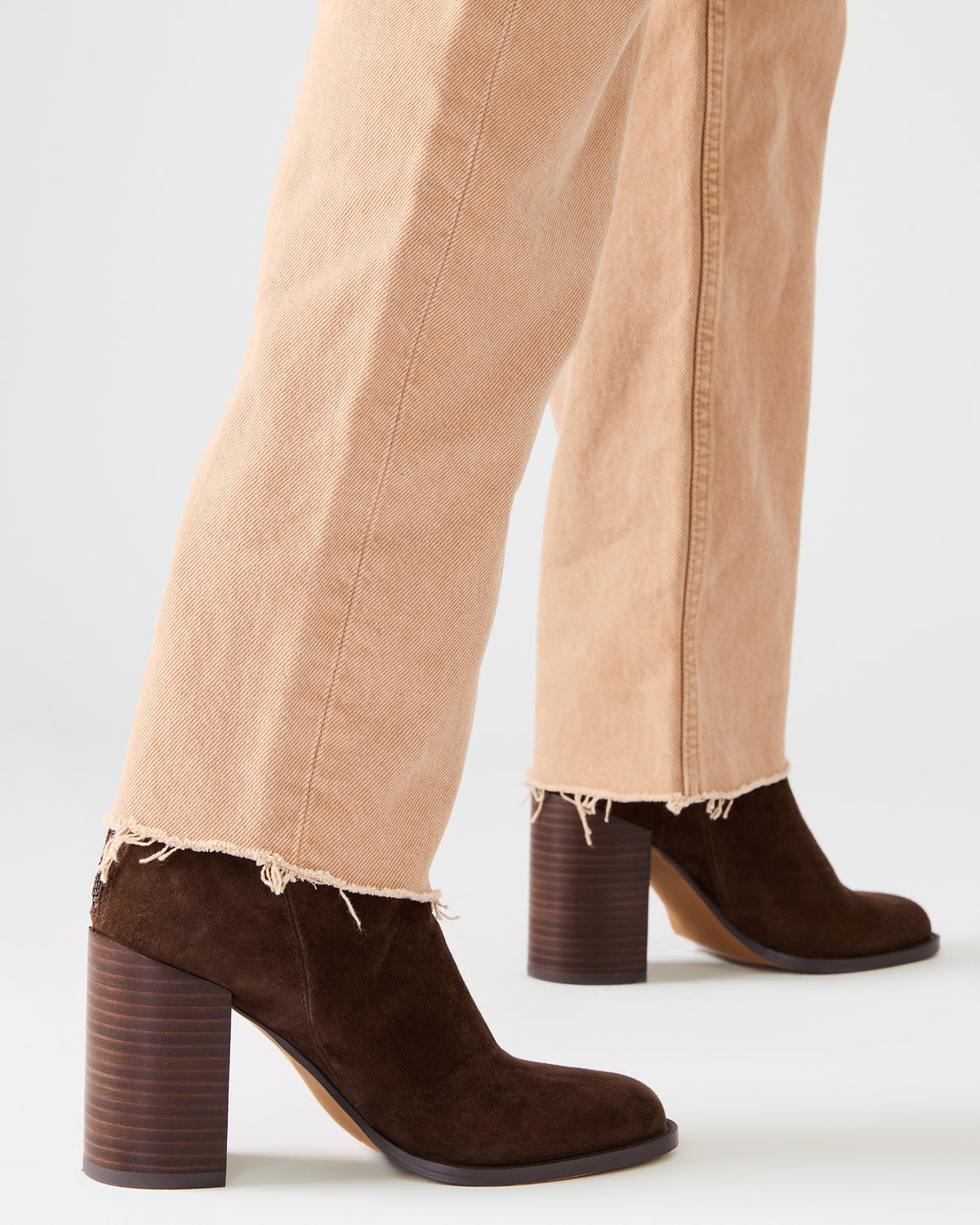 OBSESSION Chocolate Brown Suede Rounded Toe Block Heel Women's Ankle Boot Steve Madden CHOCOLATE BROWN SUEDE