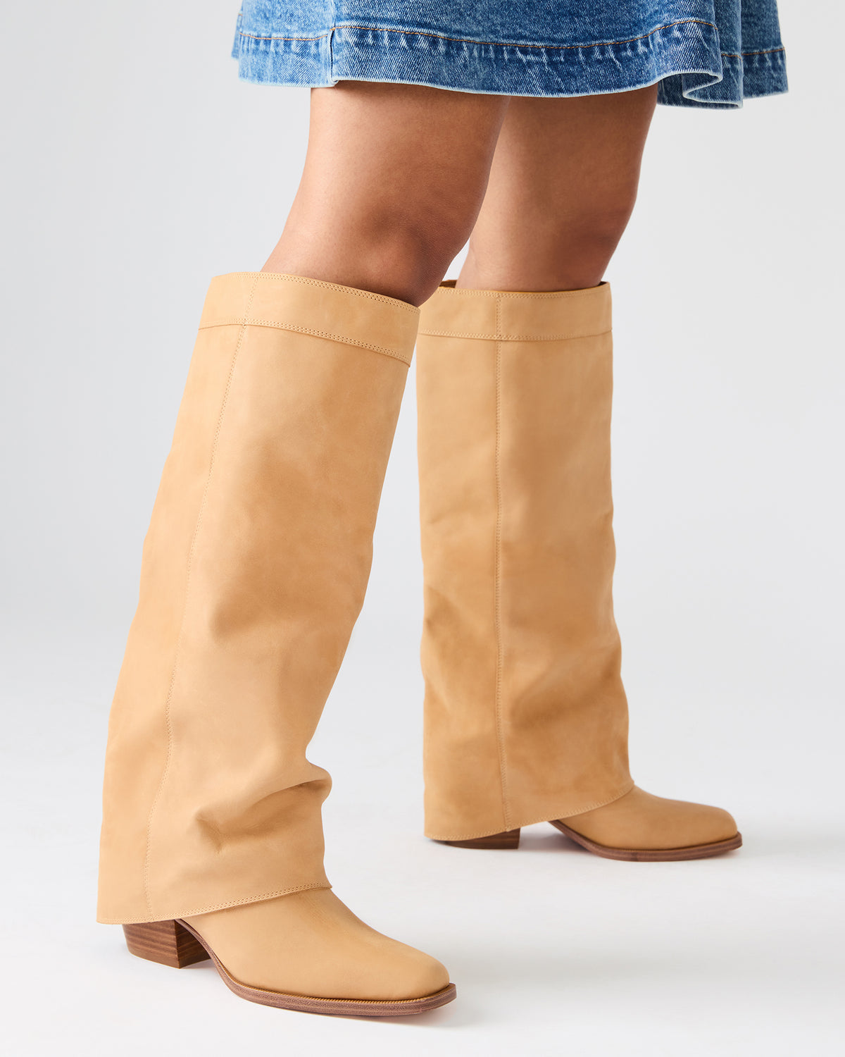 WINNICK Banana Leather Knee-High Cuffed Fold-Over Block Heel Women's Boot Steve Madden BANANA LEATHER