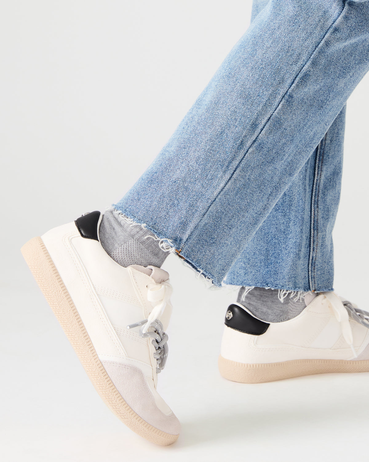 SPORTY White Low-Top Lace-Up Women's Sneaker Steve Madden WHITE
