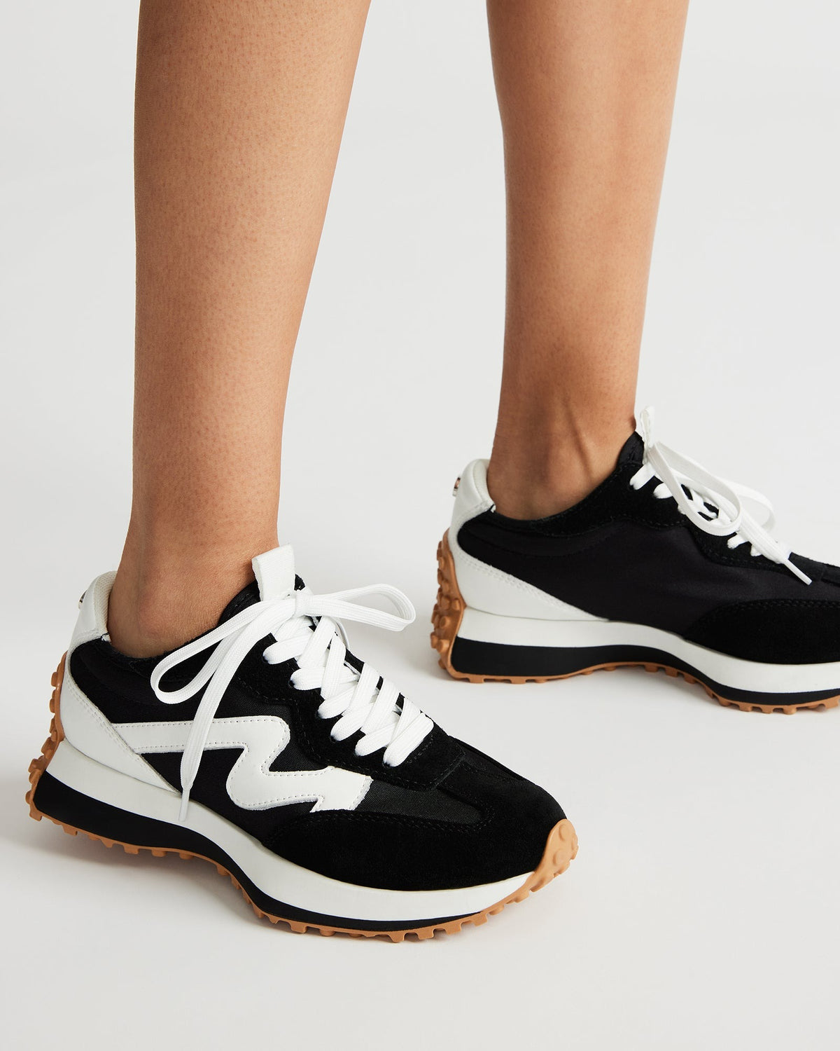 CAMPO Black/White Lace-Up Women's Sneaker Steve Madden BLACK WHITE