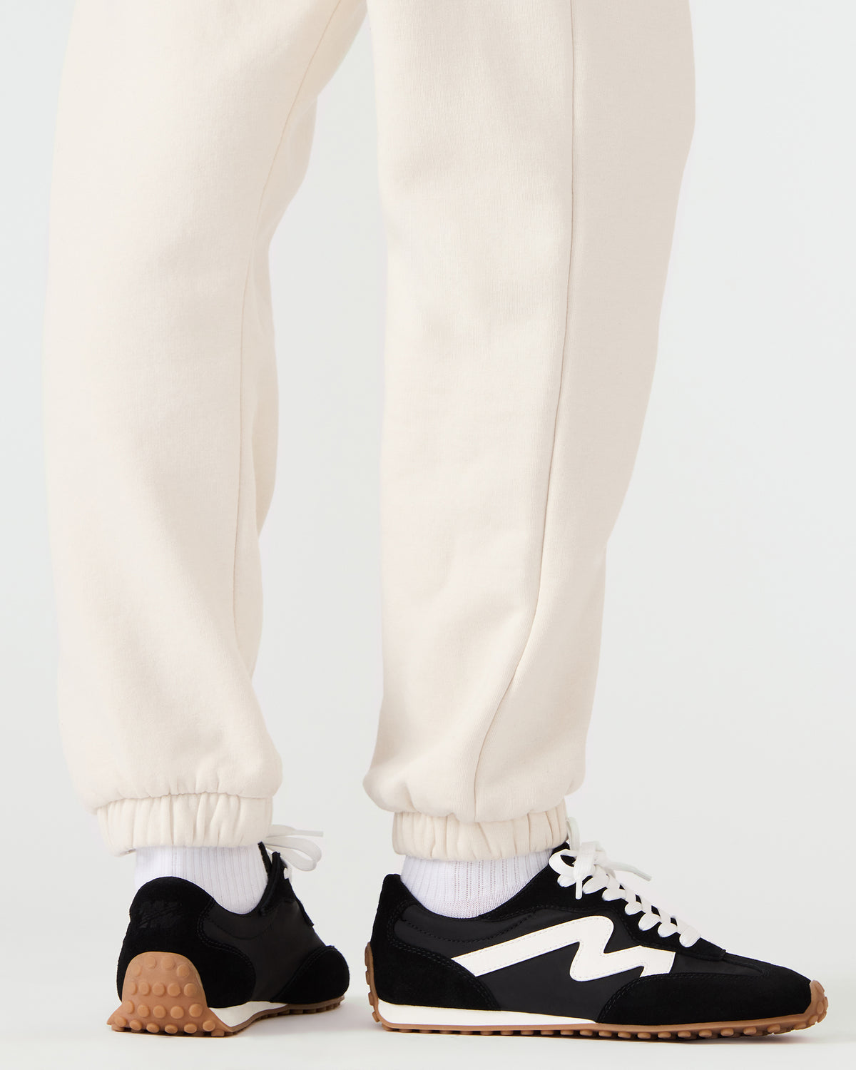 CASPER Black/White Low-Top Lace-Up Women's Sneaker Steve Madden BLACK/WHITE