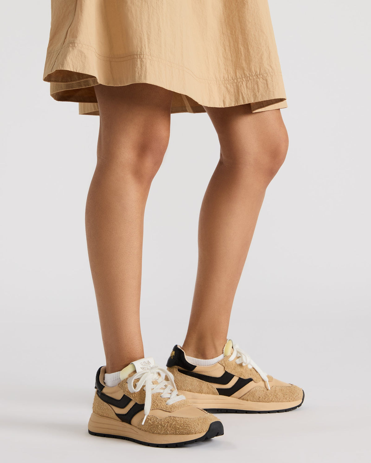 BURST Tan/Multi Women's Low-Top Lace-Up Sneaker Steve Madden TAN MULTI