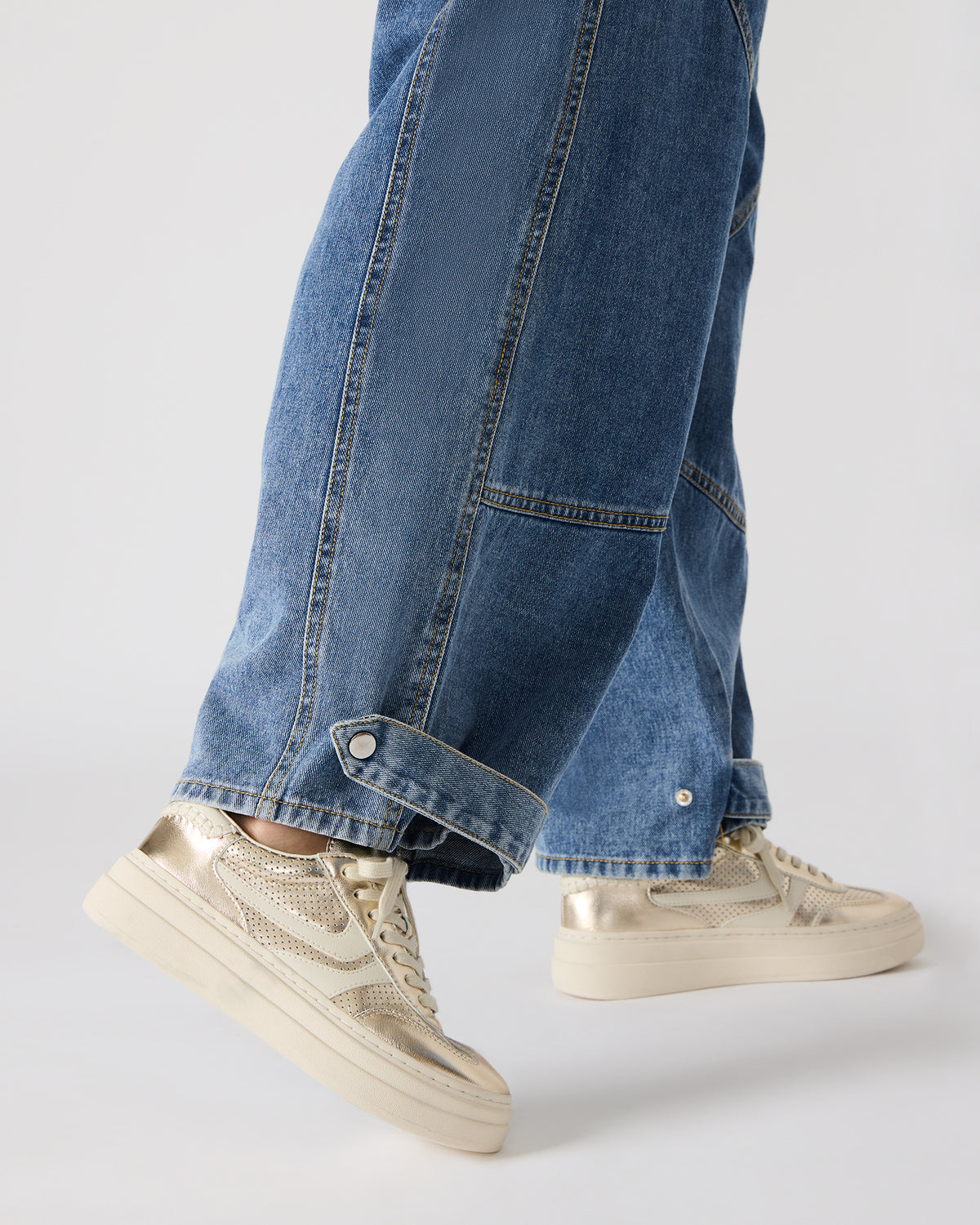DODGE Perforated Champagne Multi Women's Low-Top Platform Sneaker Steve Madden CHAMPAGNE MULTI