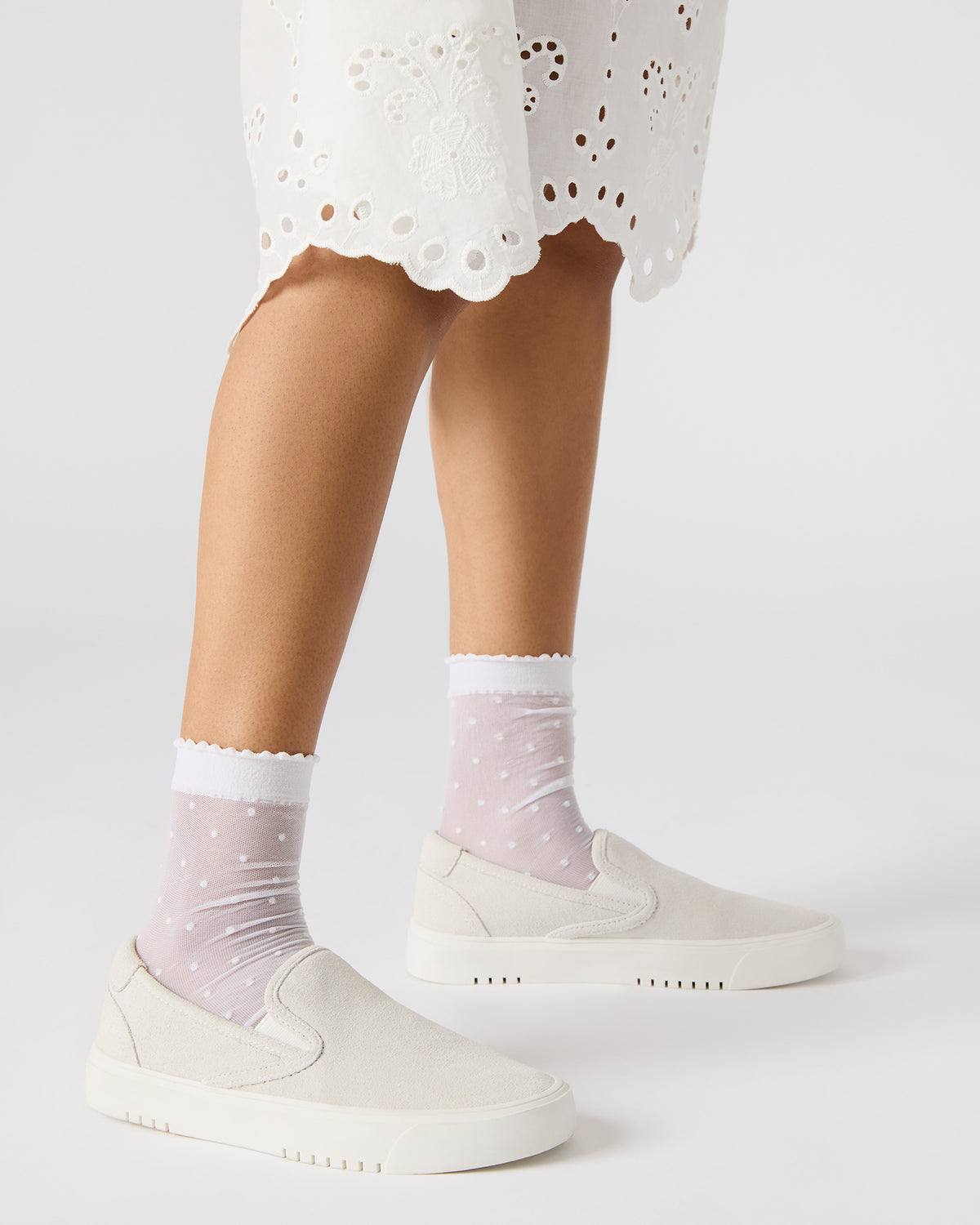 MURPHY White Suede Women's Low-Top Sneaker Steve Madden WHITE SUEDE
