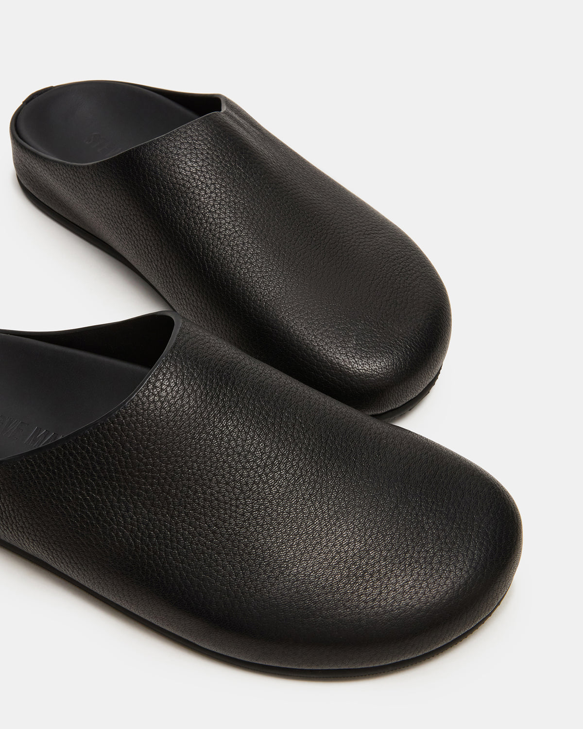 FERN Black Leather Mule Slip-On Round-Toe Women's Flat Steve Madden BLACK LEATHER