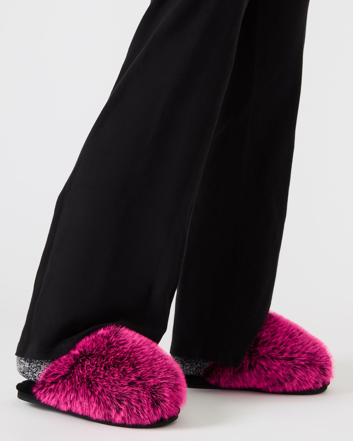 POOF Fushia Slip-On Faux Fur Mule Women's Flat Steve Madden FUSHIA