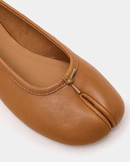 CALICO Tan Leather Split Toe Tabi Women's Ballet Flat Steve Madden TAN LEATHER