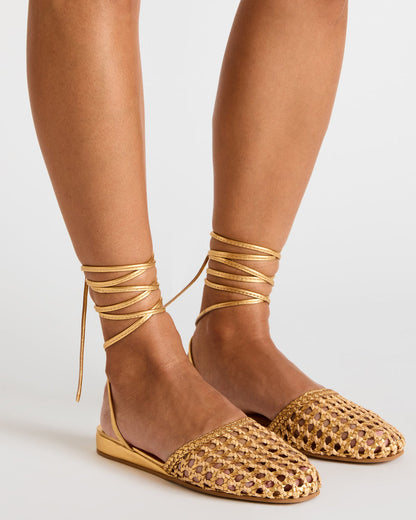 FLUTTER Gold Woven Mule Leg-Ties Strappy Women's Flat Steve Madden NATURAL GOLD
