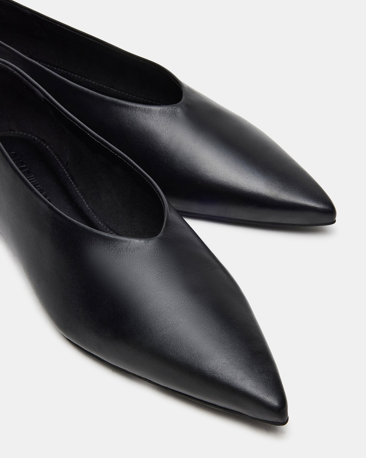 FLOYD Black Leather Pointed-Toe Ballet Women's Flat Steve Madden BLACK LEATHER