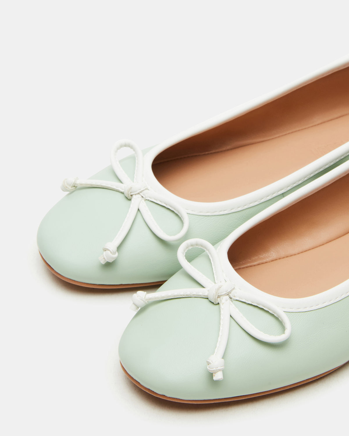 VIXEN Pistachio Women's Ballet Flats Steve Madden LIGHT GREEN