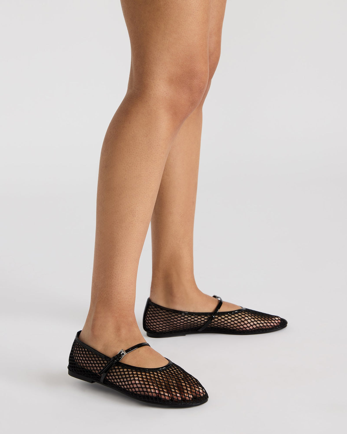MAGS White Mary Jane Women's Ballet Flats Steve Madden WHITE