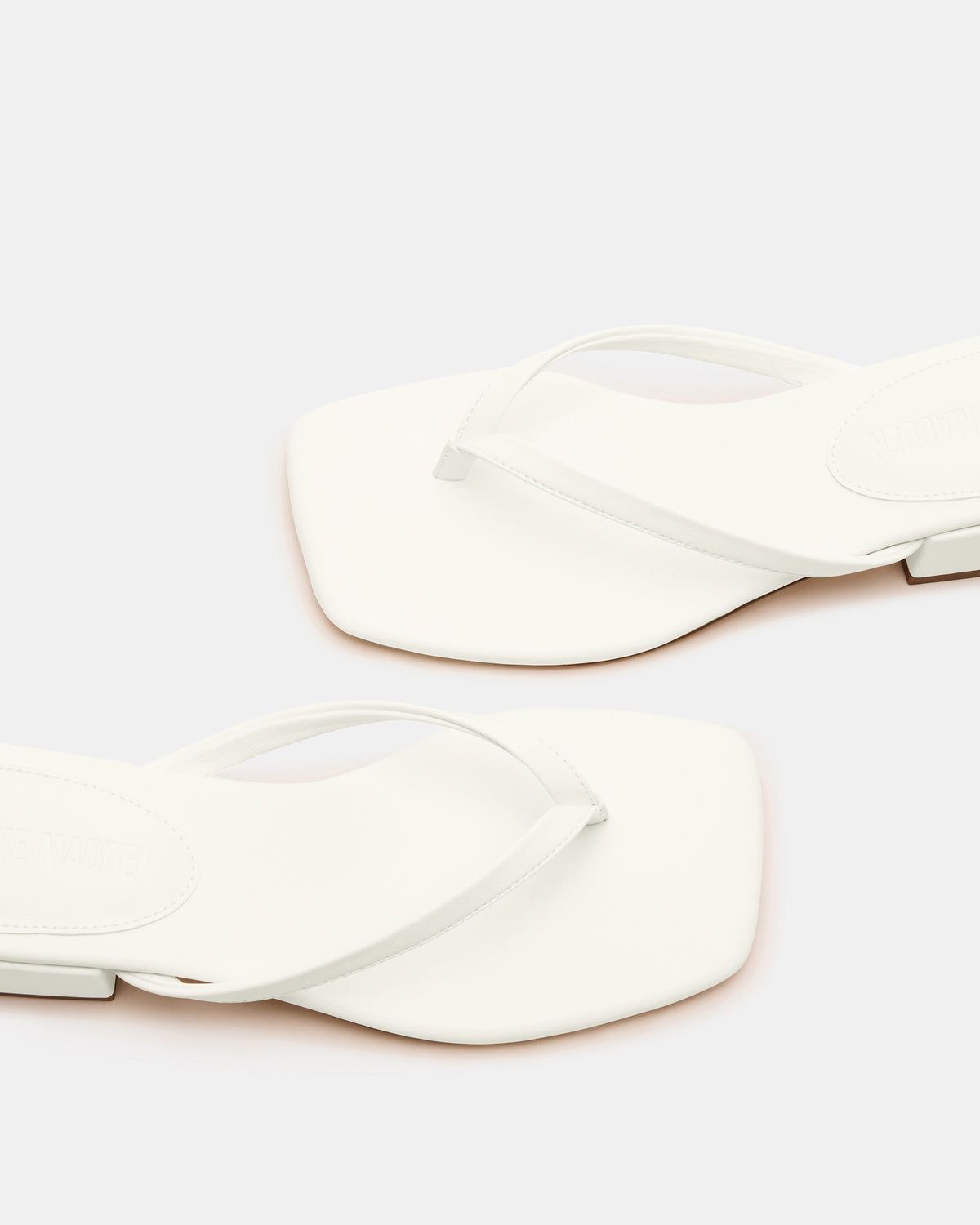 CARIBBEAN White Square-Toe Mule Thong Women's Sandal Steve Madden WHITE