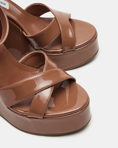 PINNACLE Camel Patent Women's Platform Wedge Sandal Steve Madden CAMEL PATENT