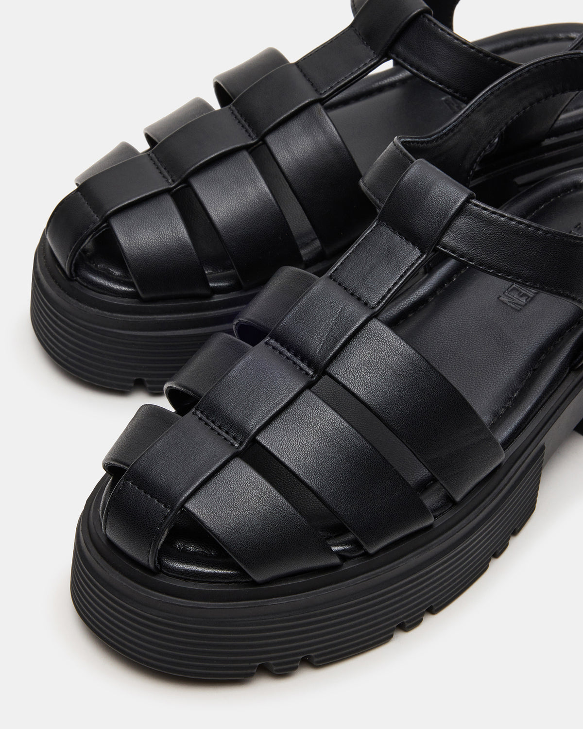 BASS Black Platform Fisherman Women's Sandal Steve Madden BLACK