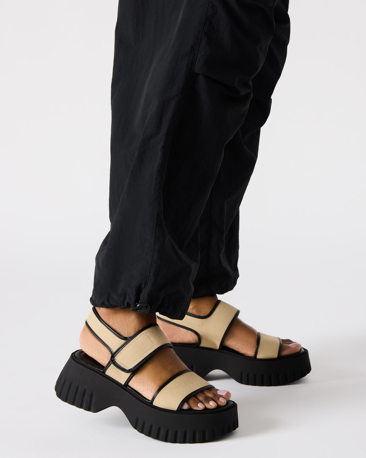 GROVER Black/Tan Women's Square-Toe Platform Sandal Steve Madden BLACK TAN