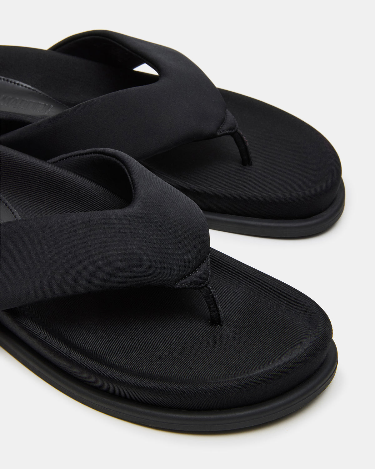 ZINNIA Black Women's Thong Footbed Sandal Steve Madden BLACK