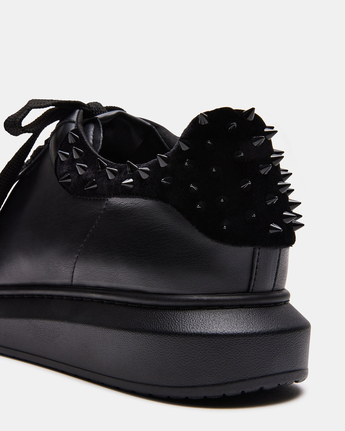 FROSTING Black Velvet Men's Low-Top Lace-Up Sneaker Steve Madden BLACK VELVET