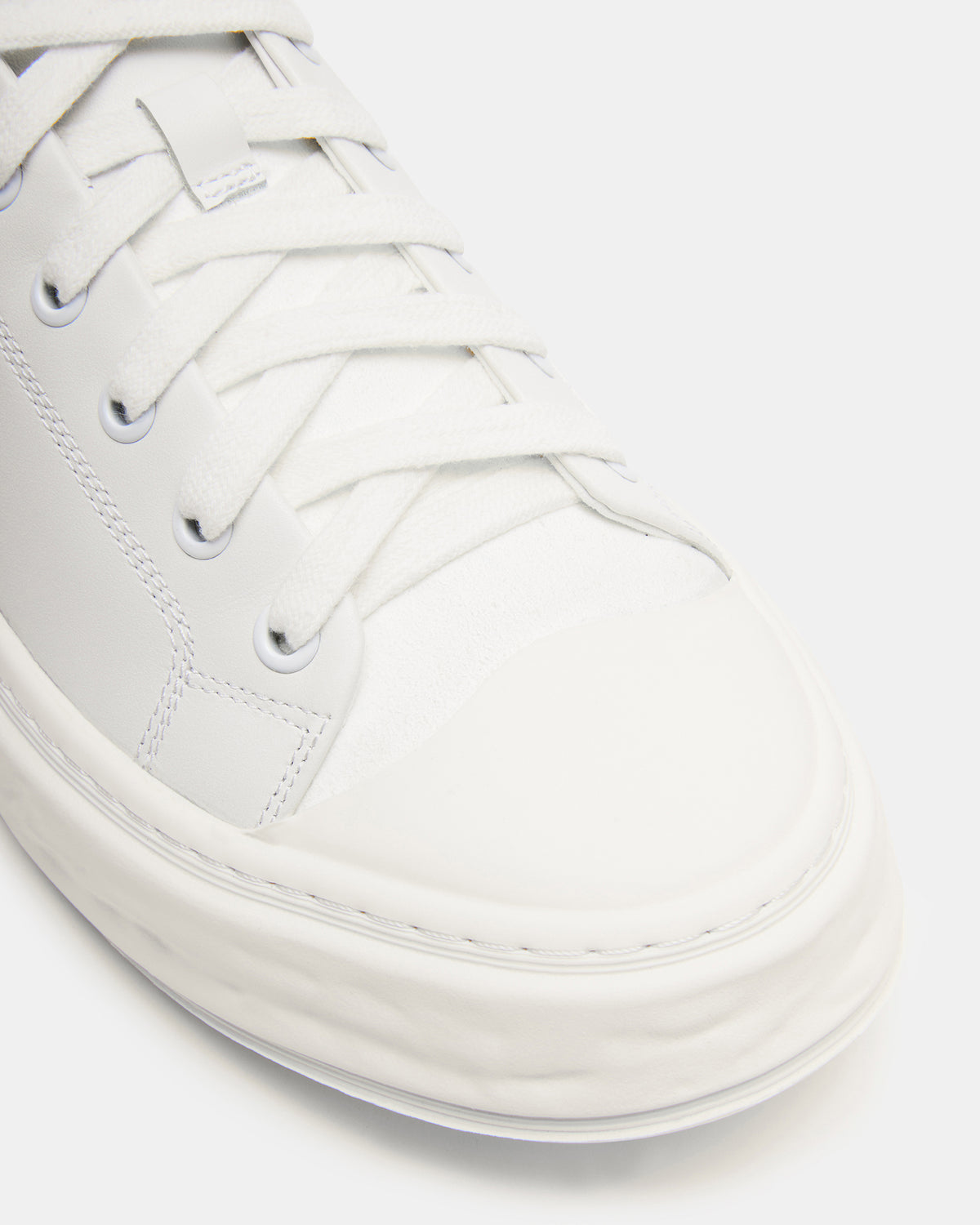 MACRAE White Leather Men's Low-Top Fashion Sneaker Steve Madden WHITE LEATHER