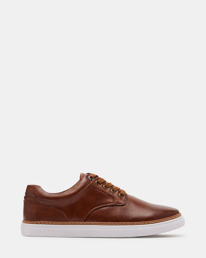 GUSS Tan Low-Top Men's Casual Shoe Steve Madden TAN