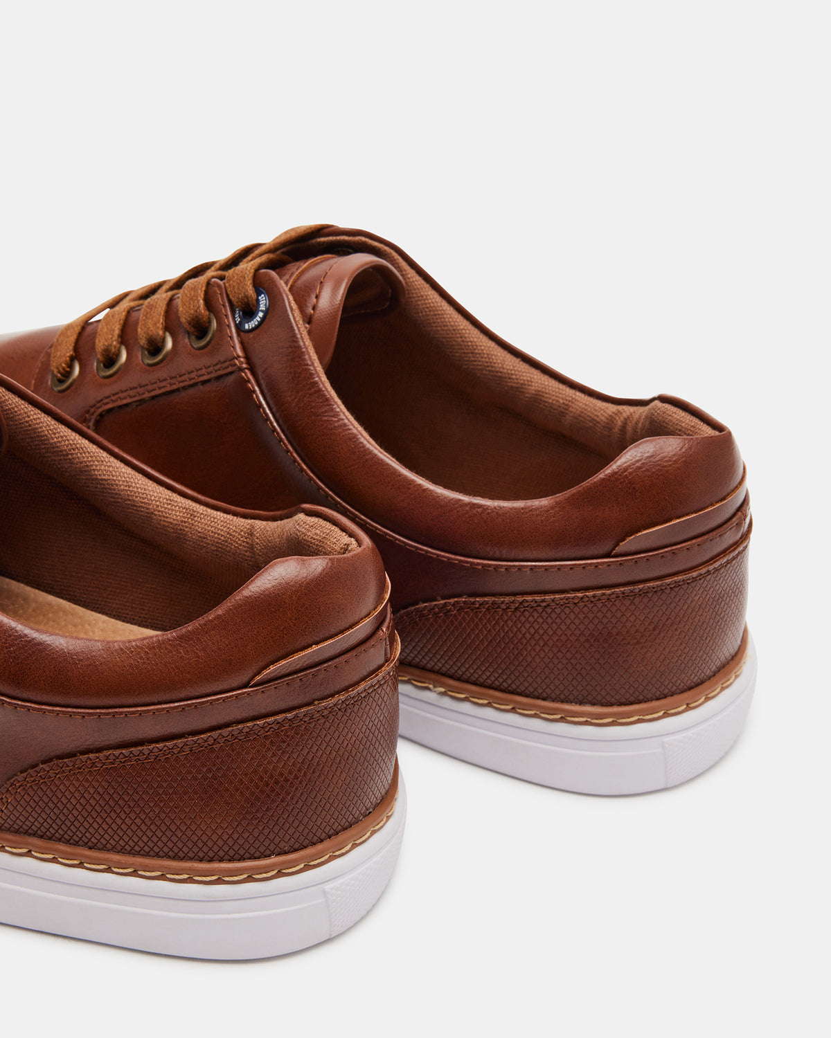 GUSS Tan Low-Top Men's Casual Shoe Steve Madden TAN