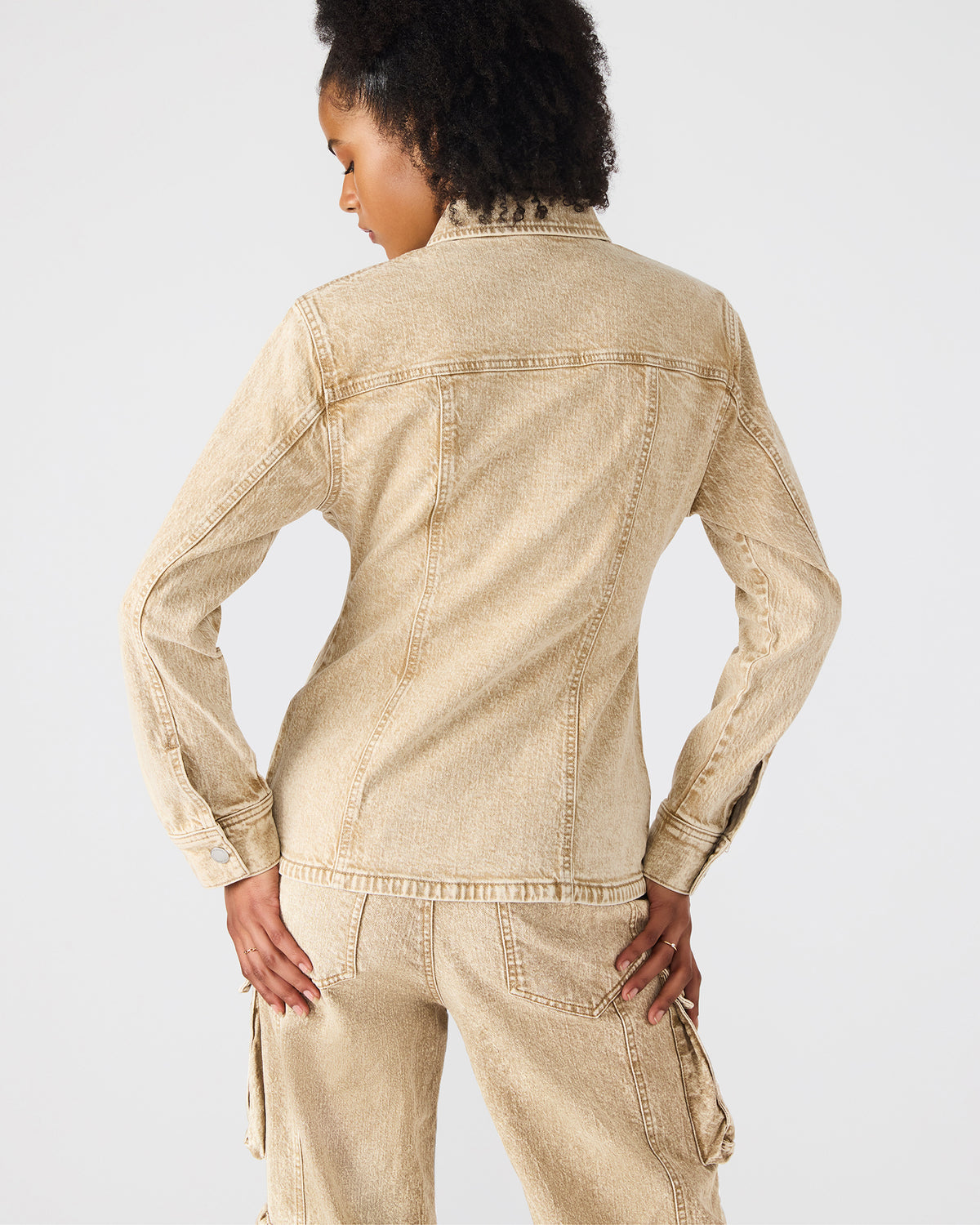 PARC Cafe Au Lait Long-Sleeved Button-Up Denim Women's Jacket Steve Madden CAFE AU LAIT