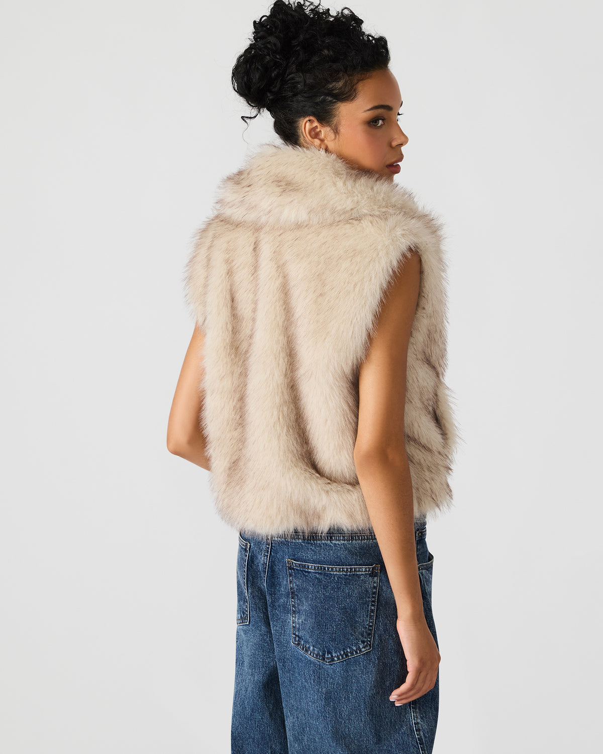 SAFIRA Natural Faux Fur Sleeveless Collared Women's Vest Steve Madden NATURAL