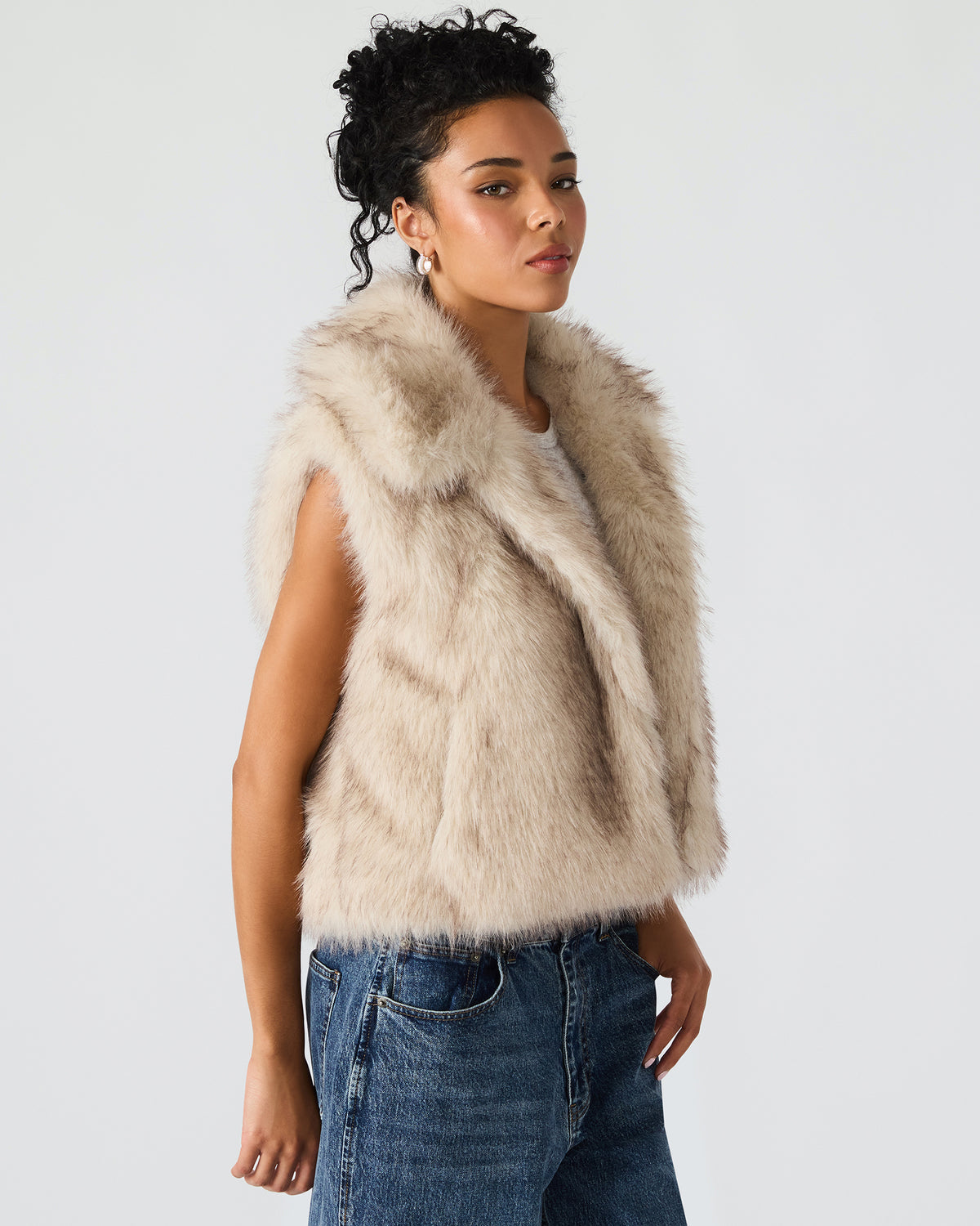 SAFIRA Natural Faux Fur Sleeveless Collared Women's Vest Steve Madden NATURAL