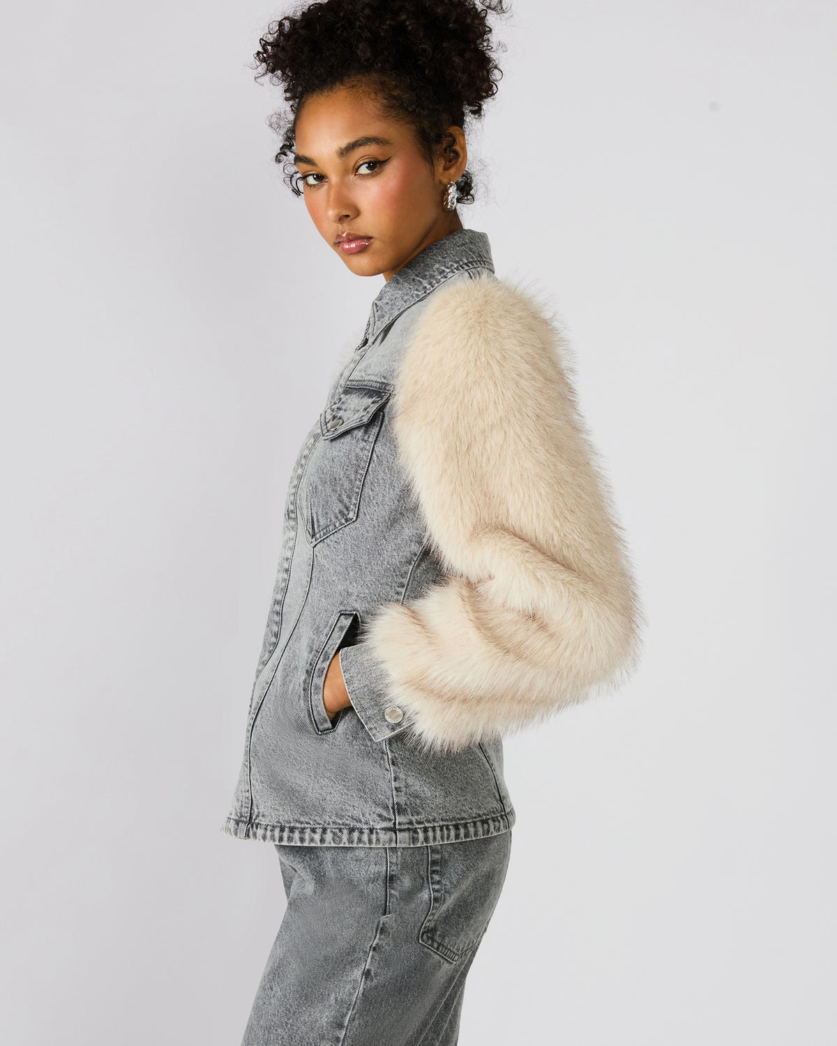 PARKER Fog Faux Fur Long-Sleeved Button-Up Denim Women's Jacket Steve Madden FOG