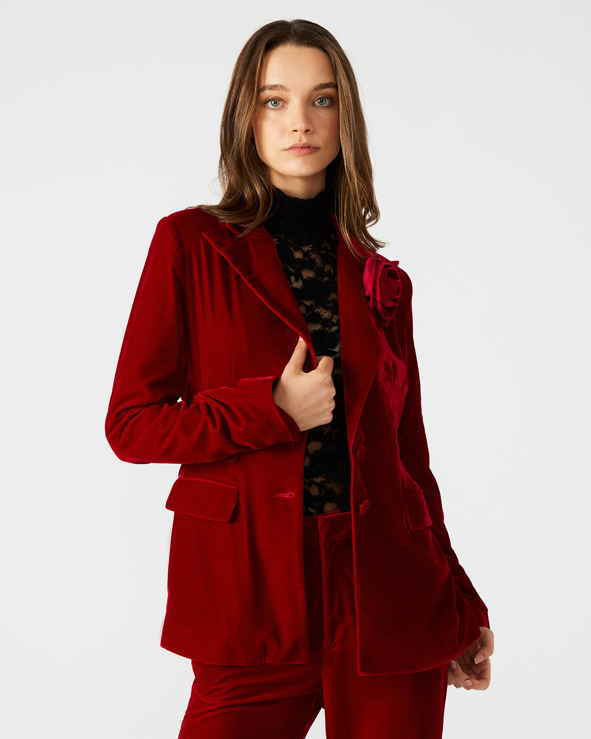 MERENE Blazer Red | Women's Long-Sleeved Button-Up Velvet Blazer Steve Madden RED