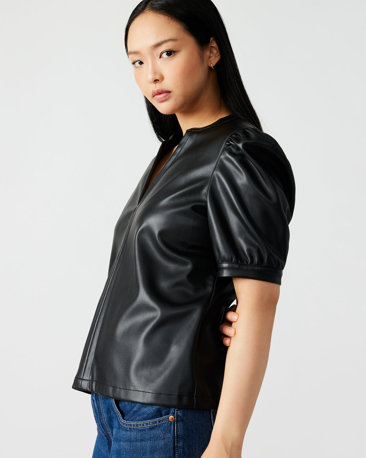 JANE Black Women's Short-Sleeved Suede Top Steve Madden BLACK