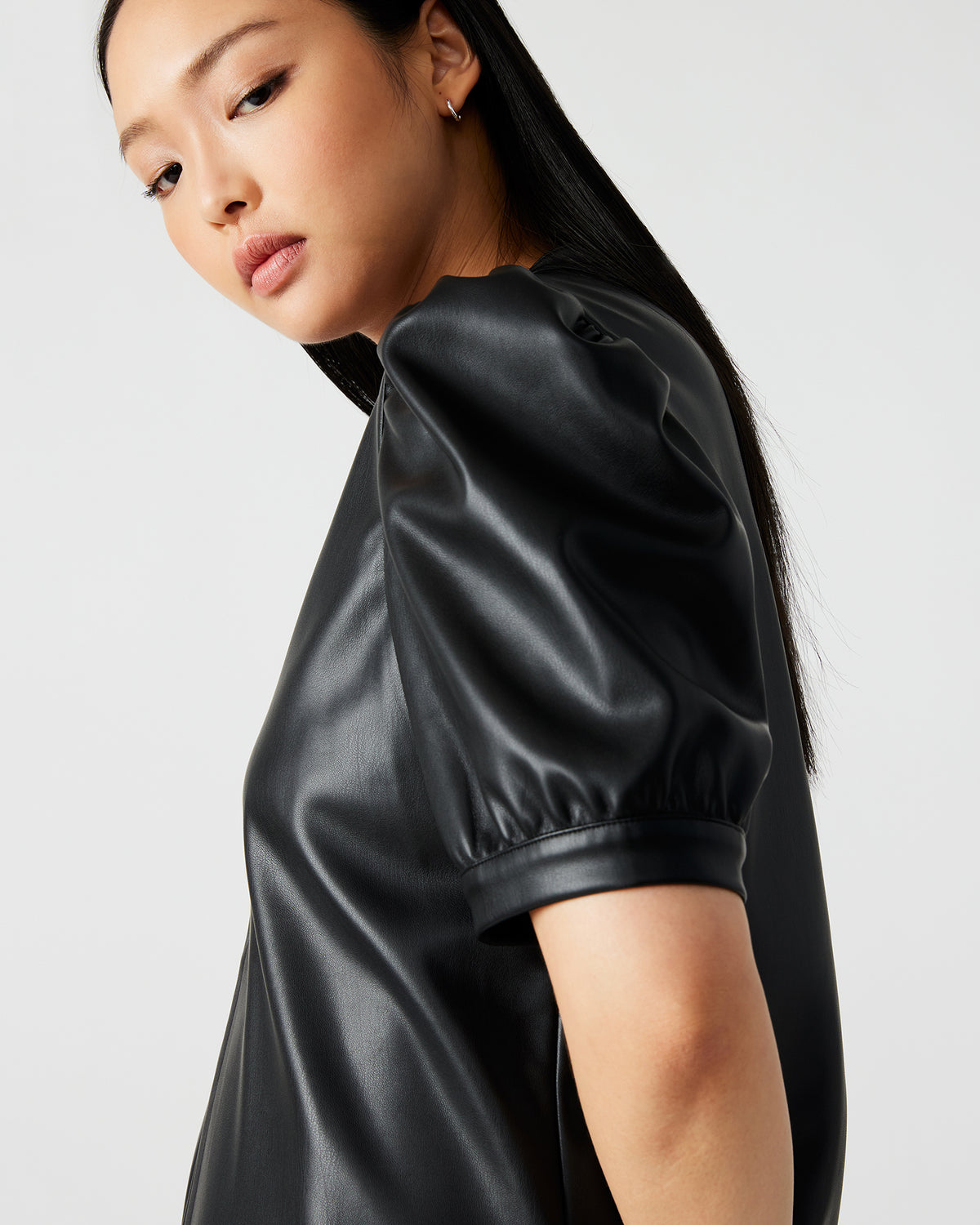 JANE Black Women's Short-Sleeved Suede Top Steve Madden BLACK