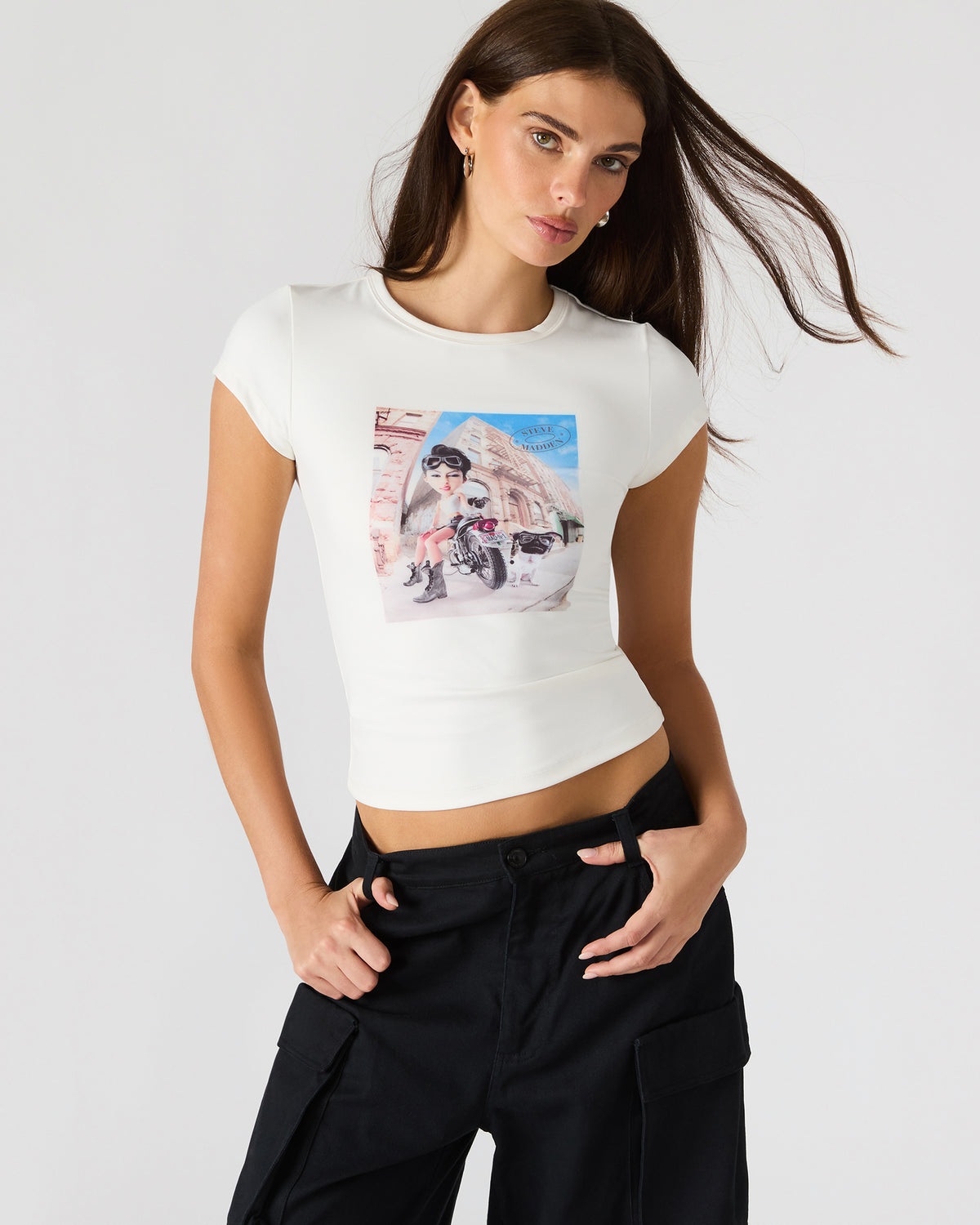 GOLDIE Antique Short-Sleeved Graphic Tee Form-Fitting Women's Top Steve Madden ANTIQUE