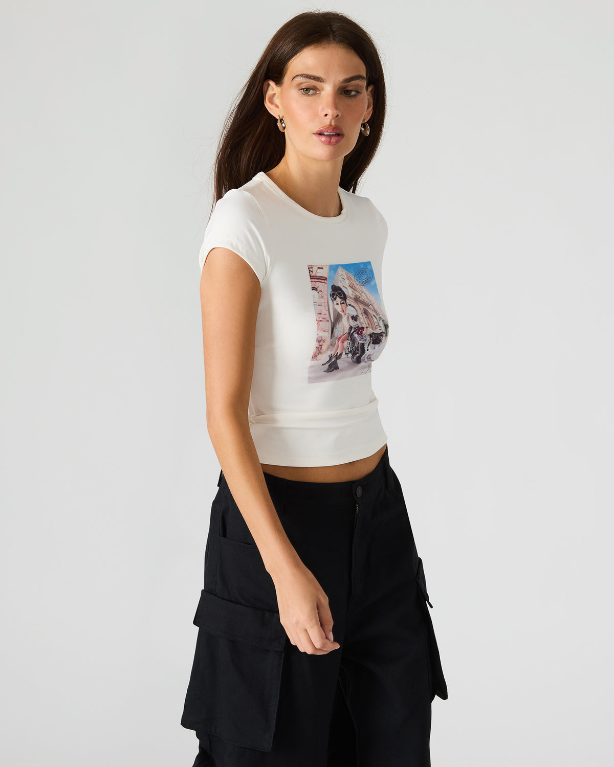 GOLDIE Antique Short-Sleeved Graphic Tee Form-Fitting Women's Top Steve Madden ANTIQUE