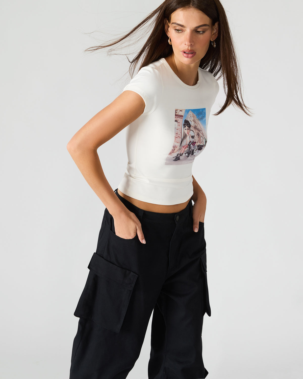 GOLDIE Antique Short-Sleeved Graphic Tee Form-Fitting Women's Top Steve Madden ANTIQUE