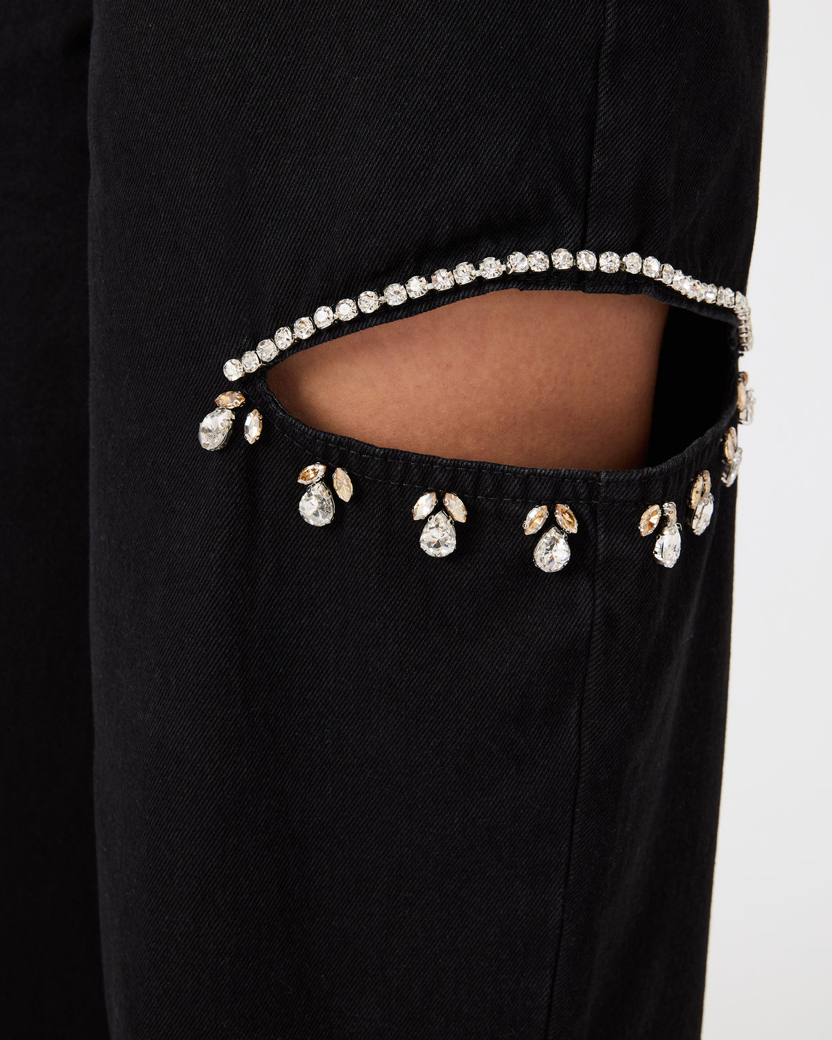 AYLA Black Straight-Leg Rhinestone Embellished Slit Women's Jean Steve Madden BLACK
