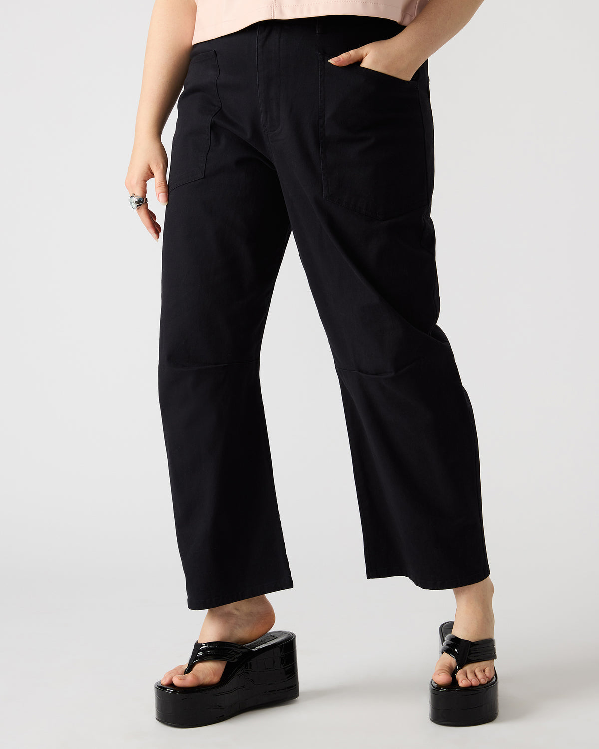 HANIEL Black Women's Barrel Leg Pant Steve Madden BLACK